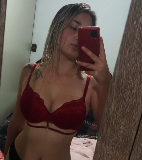 Alasti lekkinud OnlyFans-i pilt Luhwp