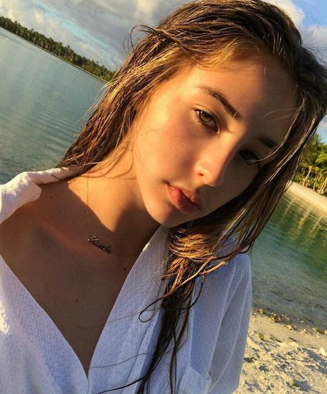 Alasti lekkinud OnlyFans-i pilt Scarlet Rose Stallone