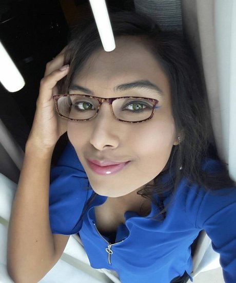 Foto desnuda filtrada de OnlyFans de Hemoshree Bhadra