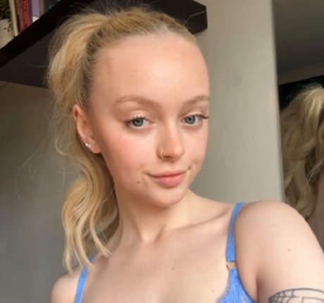 Nahá fotka uniklých OnlyFans od Palelittlelad