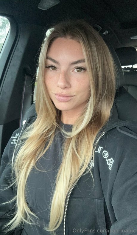 Nahá fotka uniklých OnlyFans od Sabrina Nic