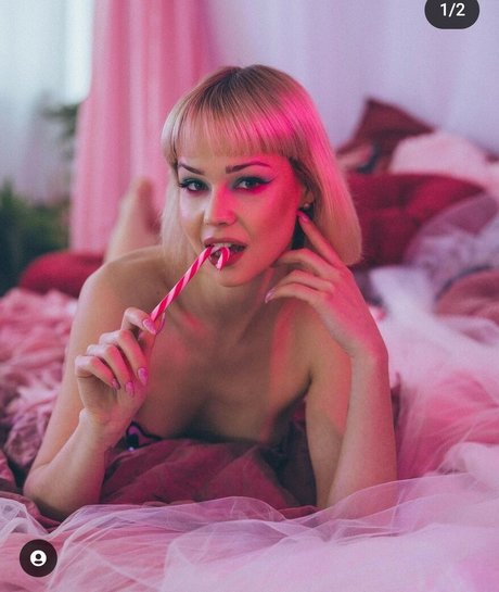 Naakte gelekte OnlyFans-foto van Veroniquepoland