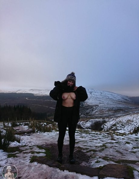 Nacktes geleaktes OnlyFans-Foto von Hotgirlmeg