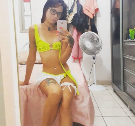 Naken lekkede OnlyFans-bilde av Luapantera