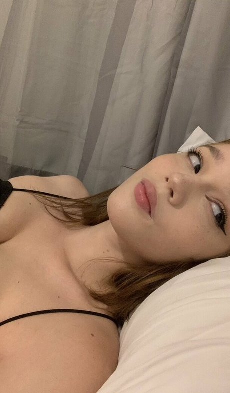 Alasti lekkinud OnlyFans-i pilt Hdceli