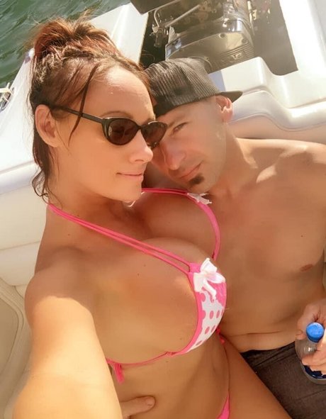 Naken lekkede OnlyFans-bilde av Jami Marie Akaport Barbie