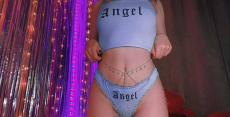 Nacktes geleaktes OnlyFans-Foto von Mhpeach