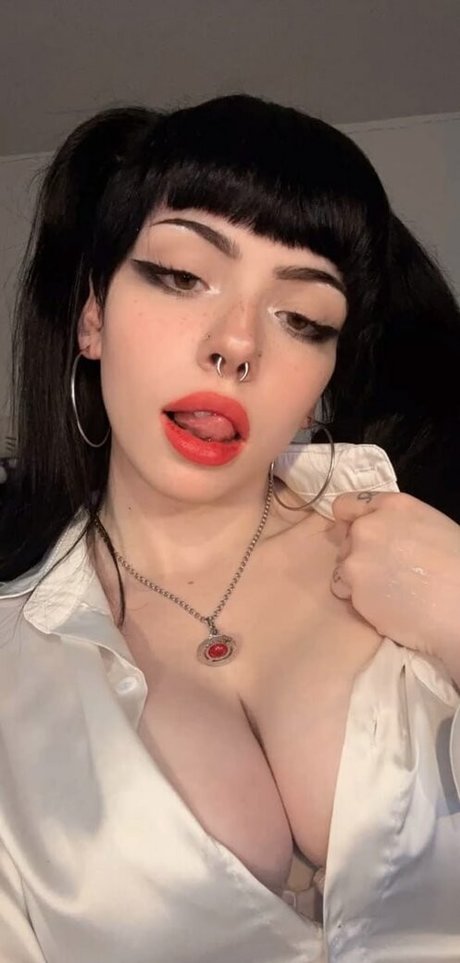 Обнаженная фотография утечки OnlyFans от Emma Langevin