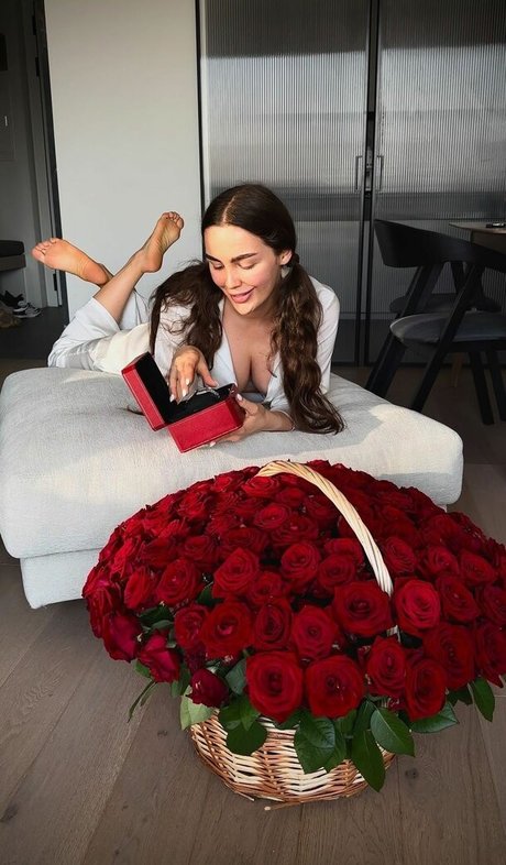 Toma Zhdanova naked leaks OnlyFans pic