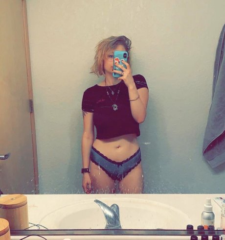 Nacktes geleaktes OnlyFans-Foto von Curthobain