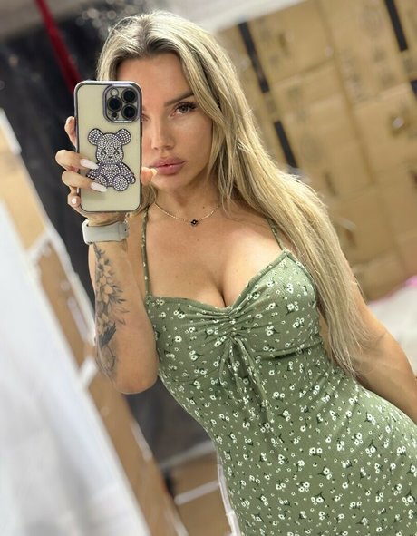 Alasti lekkinud OnlyFans-i pilt Lerakoldomasova