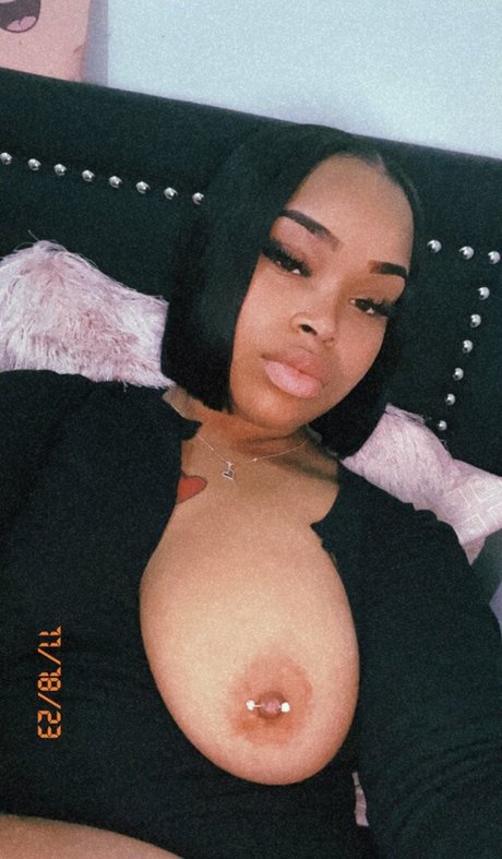 OnlyFans-model Theriahred