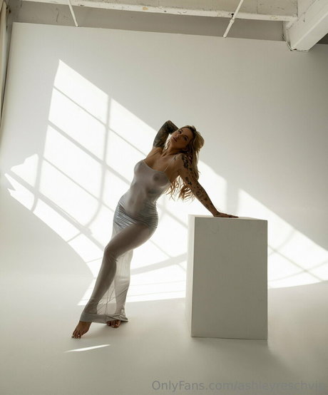 Обнаженная фотография утечки OnlyFans от Ashleyreschvip