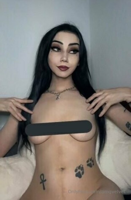 Nacktes geleaktes OnlyFans-Foto von Omgvelvet