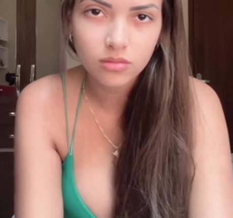 Nacktes geleaktes OnlyFans-Foto von Larinha