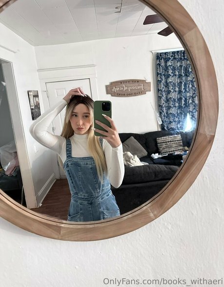 Bookswithari OnlyFansリークヌード写真