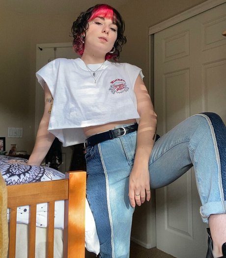 Обнаженная фотография утечки OnlyFans от Rooster Teeth