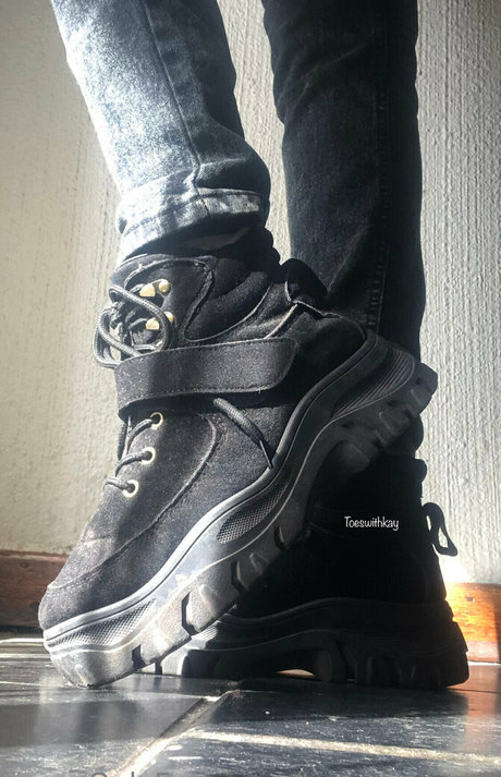 Foto di nudo di fuga di OnlyFans di Toeswithkay2