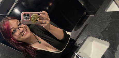 Nacktes geleaktes OnlyFans-Foto von Jessjewelzzz