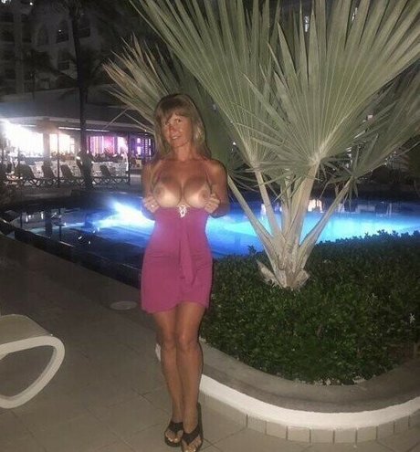 Naakte gelekte OnlyFans-foto van Stasiahotwife