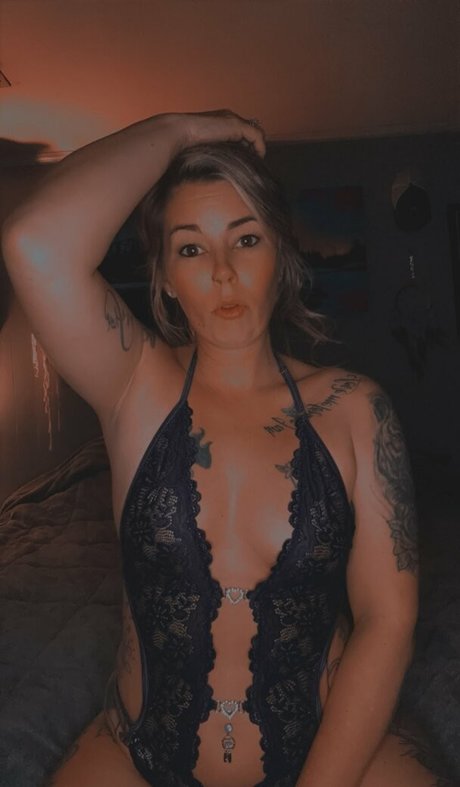 Nacktes geleaktes OnlyFans-Foto von Pillowprncss5984