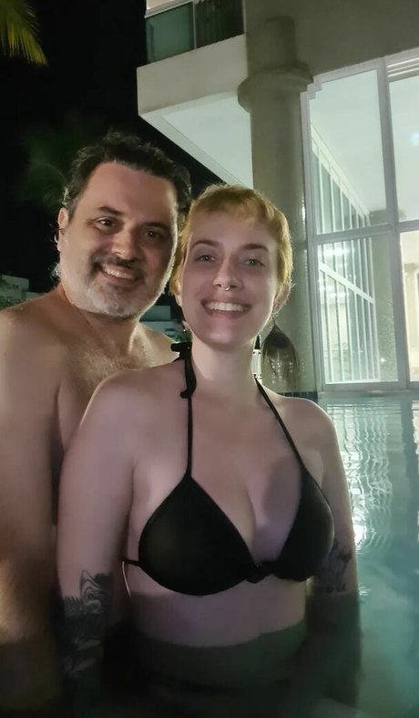 Naken lekkede OnlyFans-bilde av Bela Castelhonebella