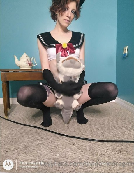 Naakte gelekte OnlyFans-foto van Madamedragnir