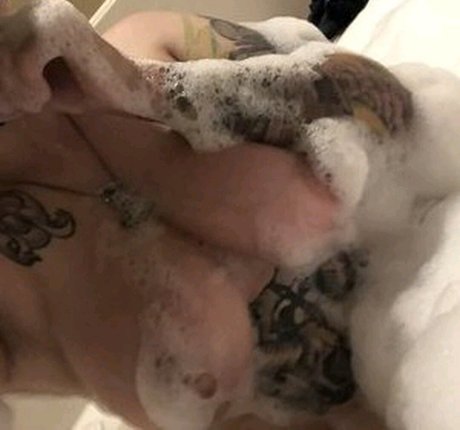 Nahá fotka uniklých OnlyFans od Tattooedkhaosss