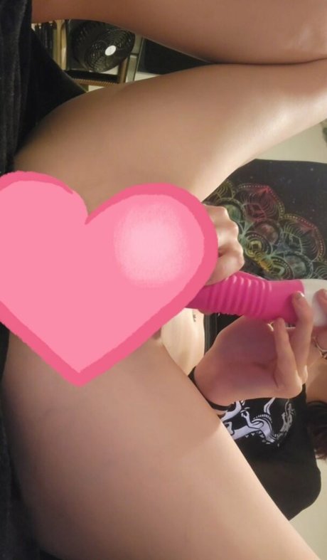 Alasti lekkinud OnlyFans-i pilt Jess