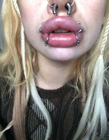 Naakte gelekte OnlyFans-foto van Puppyxox