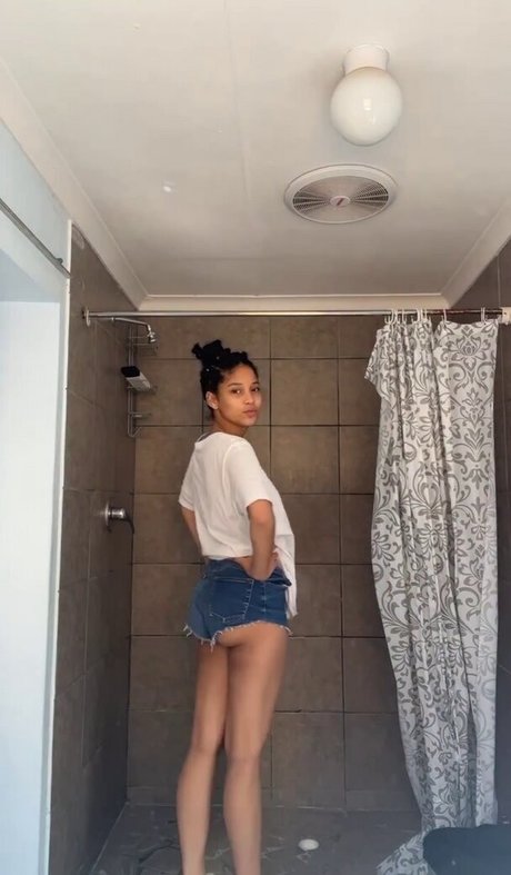 Momofebs OnlyFansリークヌード写真