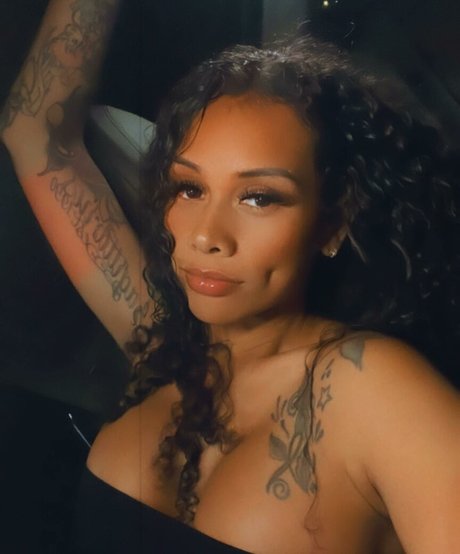 Jazzymotheissuee OnlyFansリークヌード写真