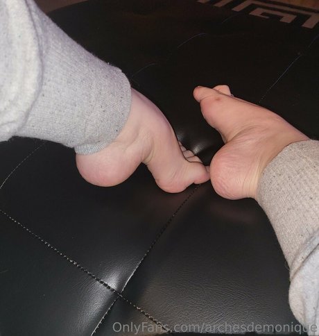 Alasti lekkinud OnlyFans-i pilt Archesdemonique