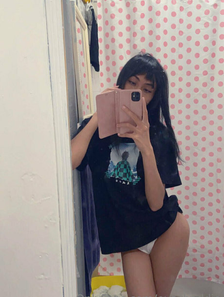 Naken läckt OnlyFans-bild av Evabaddie