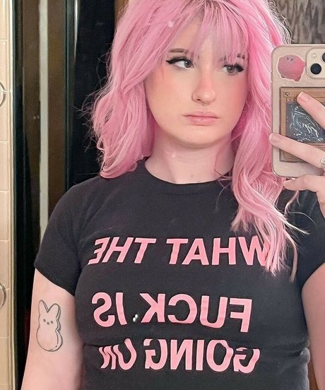 Alasti lekkinud OnlyFans-i pilt Colliscool