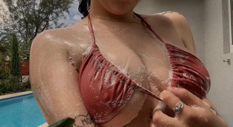 Alasti lekkinud OnlyFans-i pilt Nikki Natural