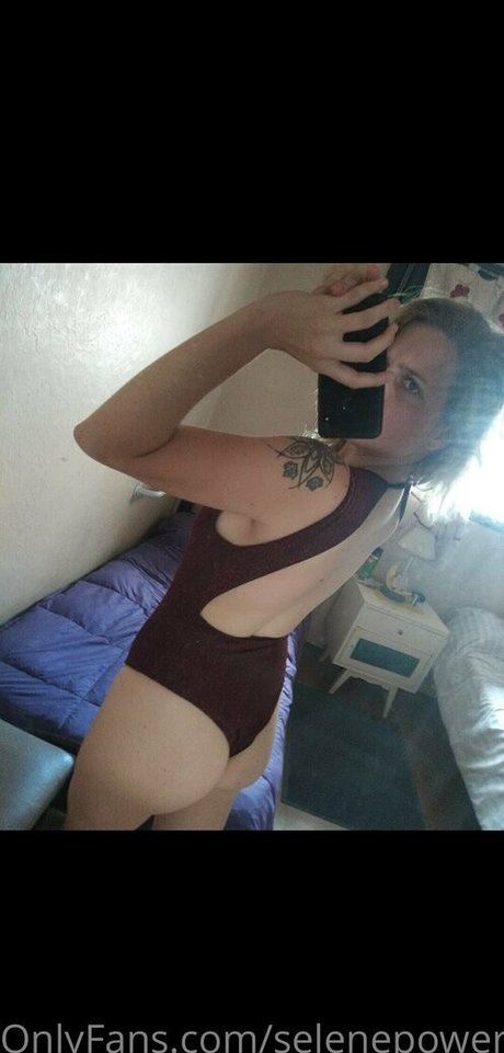 Selenepower OnlyFansリークヌード写真