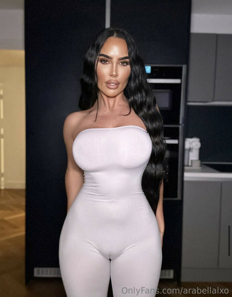 Naken läckt OnlyFans-bild av Arabella Lajares