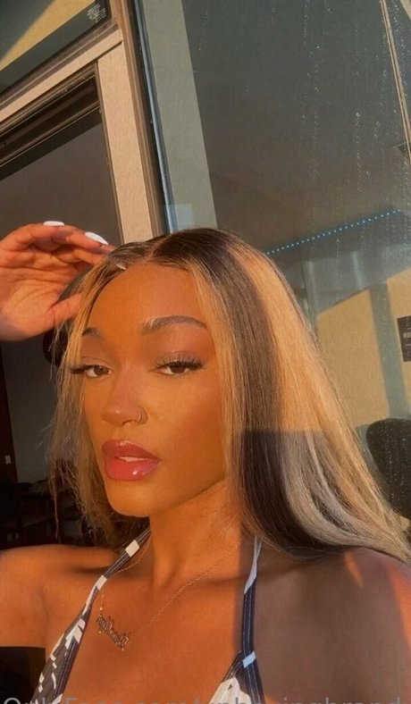 Nahá fotka uniklých OnlyFans od Unboxingbrandy