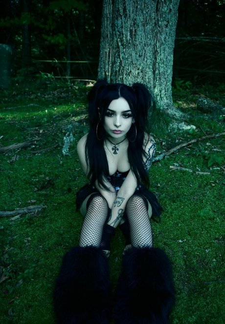 Foto di nudo di fuga di OnlyFans di Vampiredollx