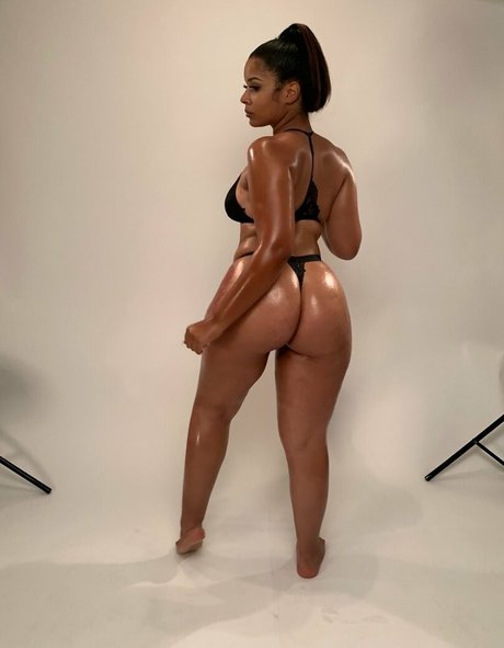 Naken lekkede OnlyFans-bilde av Ciinderchella