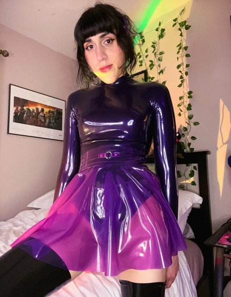 Naken lekkede OnlyFans-bilde av Mia Luna