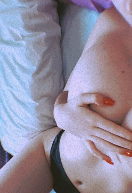 Alasti lekkinud OnlyFans-i pilt Alohaadianaa