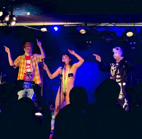 Naken lekkede OnlyFans-bilde av Otsuyu