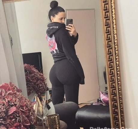 Nahá fotka uniklých OnlyFans od Karolina Nella