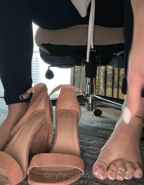 Nahá fotka uniklých OnlyFans od Dafootgoddess1