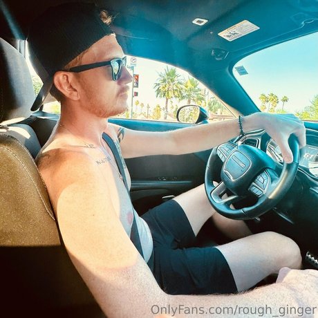 Naken lekkede OnlyFans-bilde av Roughginger