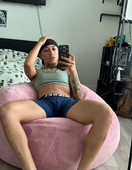 Alasti lekkinud OnlyFans-i pilt Sixtyb1