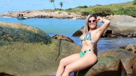 Nahá fotka uniklých OnlyFans od Hellem Mel