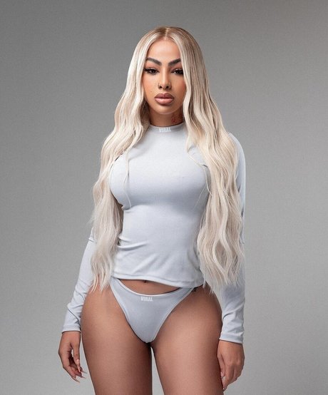 Nahá fotka uniklých OnlyFans od Yailin La Mas Viral